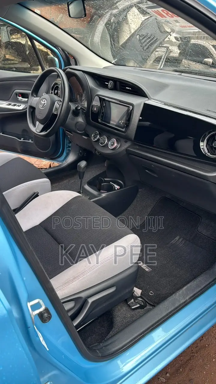 Toyota Vitz 2015 Blue