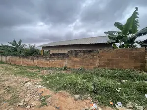 6Plots - Titled Roadside Plot - Kwabenya