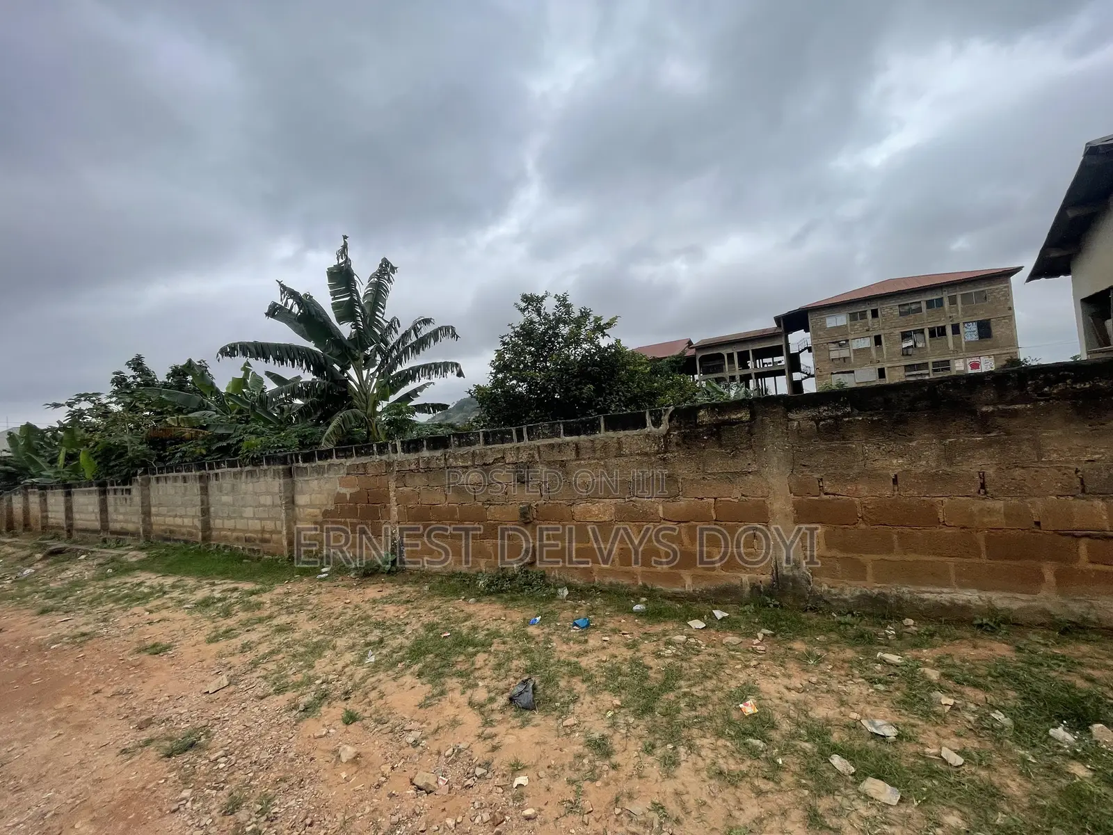 6Plots - Titled Roadside Plot - Kwabenya