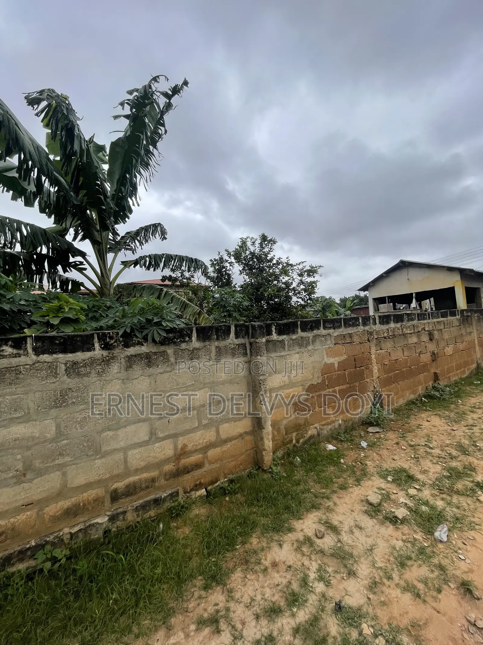 6Plots - Titled Roadside Plot - Kwabenya
