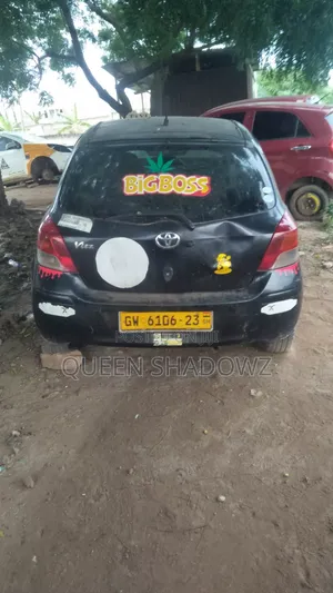 Toyota Vitz 2010 Gray