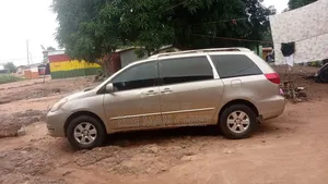 Toyota Sienna 2002 Green