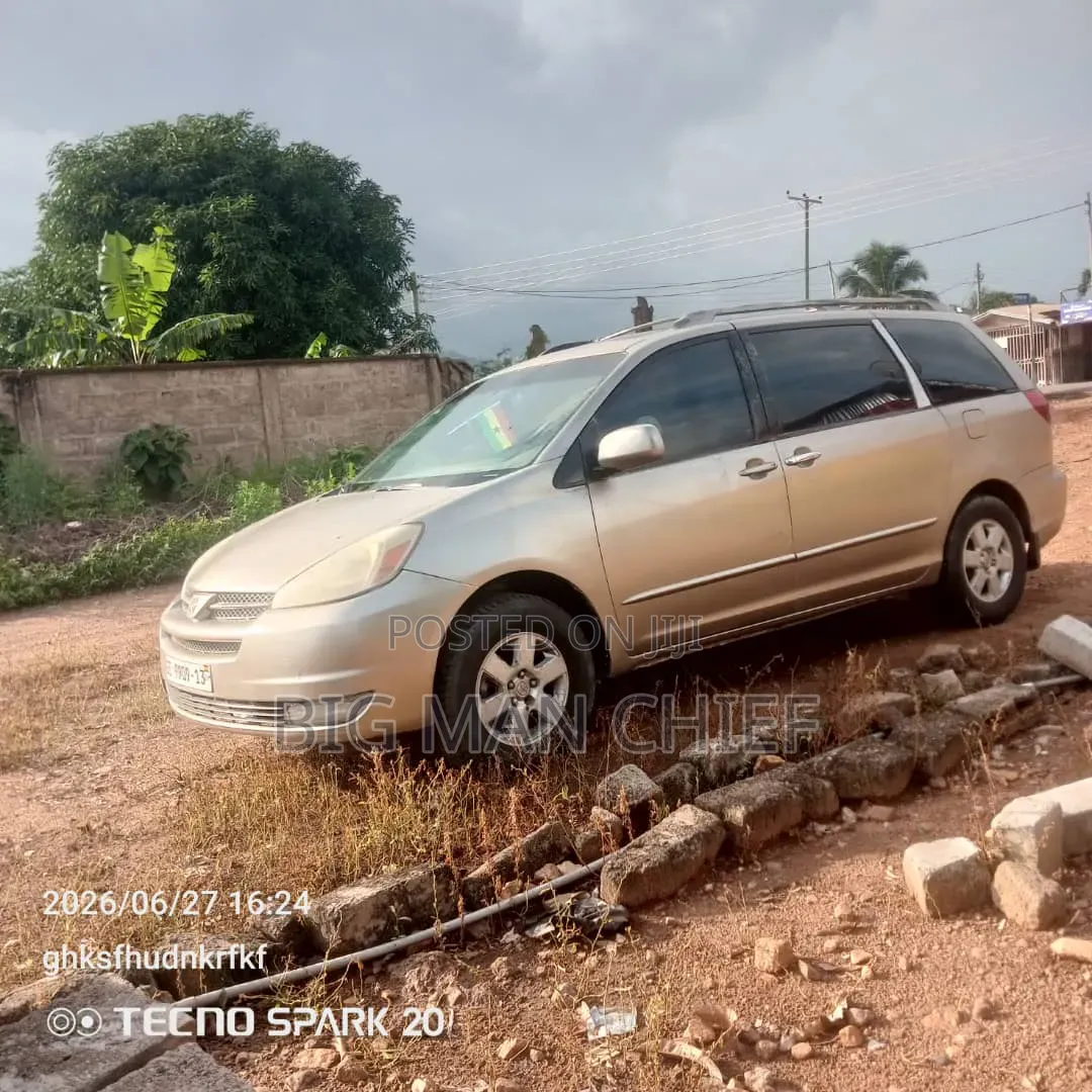 Toyota Sienna 2002 Green