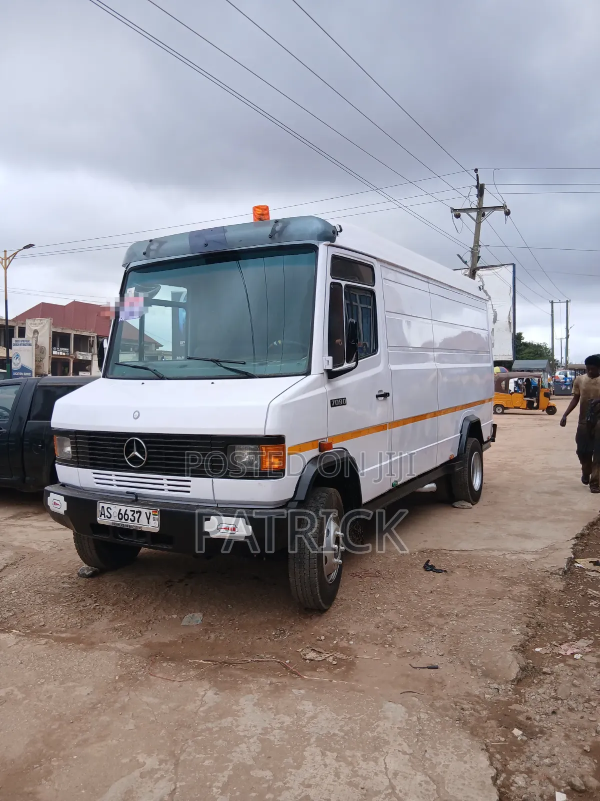 Mercedes-Benz T2 1996 White