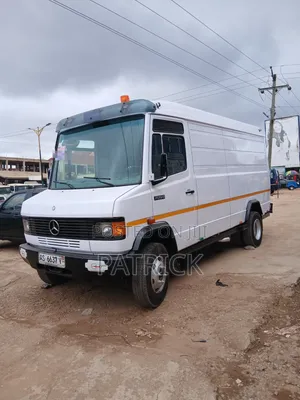 Mercedes-Benz T2 1996 White