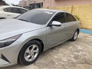 Hyundai Elantra SE 2021 Silver
