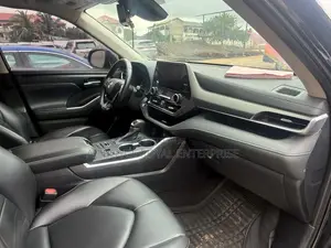 Toyota Highlander Platinum AWD 2023 Blue