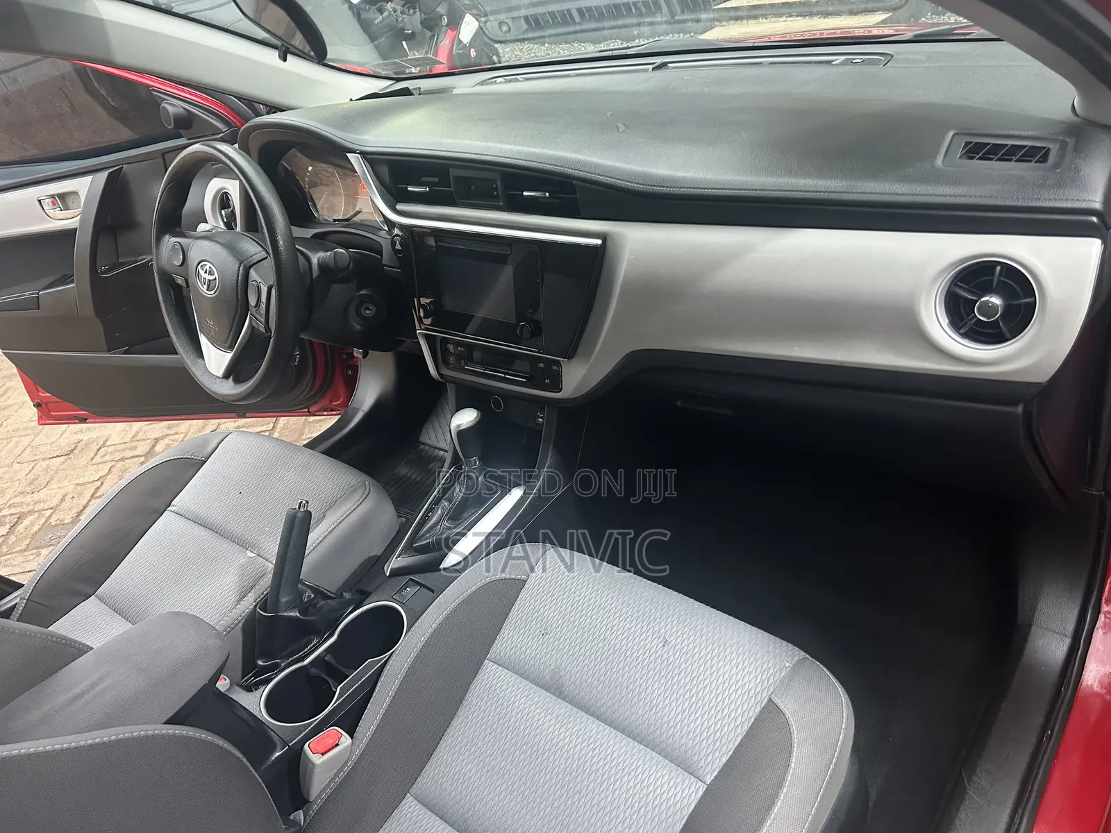 Toyota Corolla LE (1.8L 4cyl 2A) 2019 Red