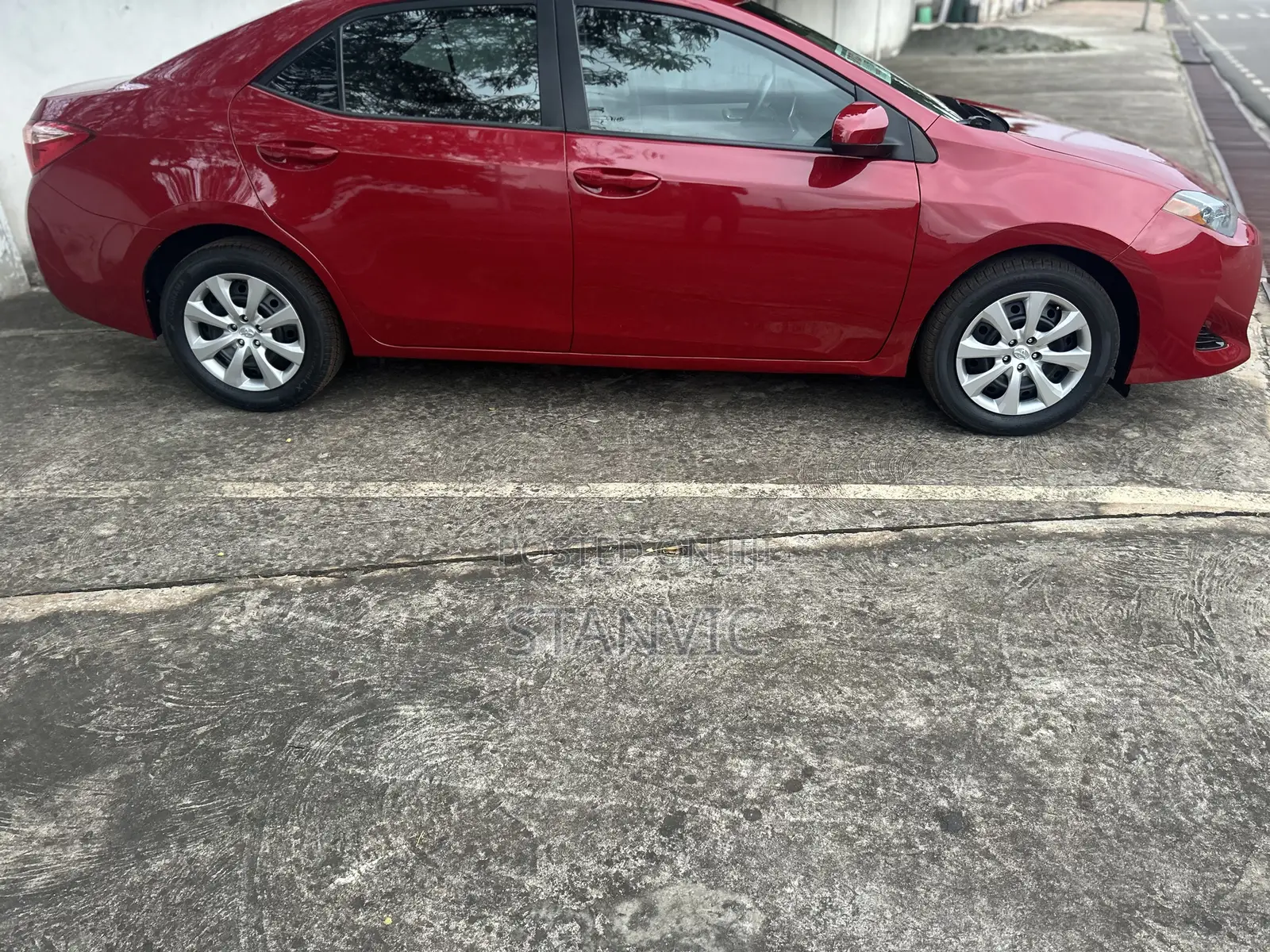 Toyota Corolla LE (1.8L 4cyl 2A) 2019 Red