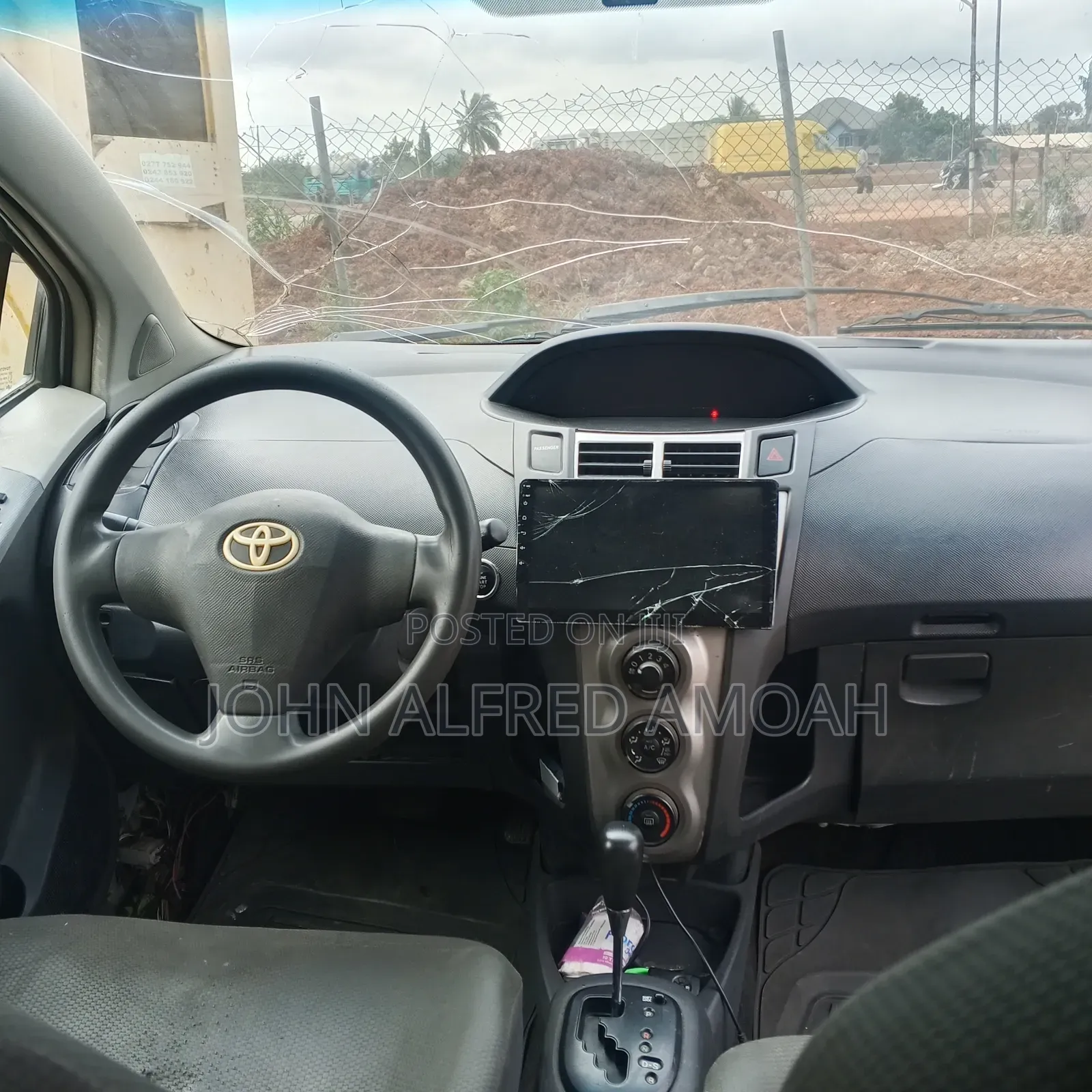 Toyota Vitz 2010 Silver