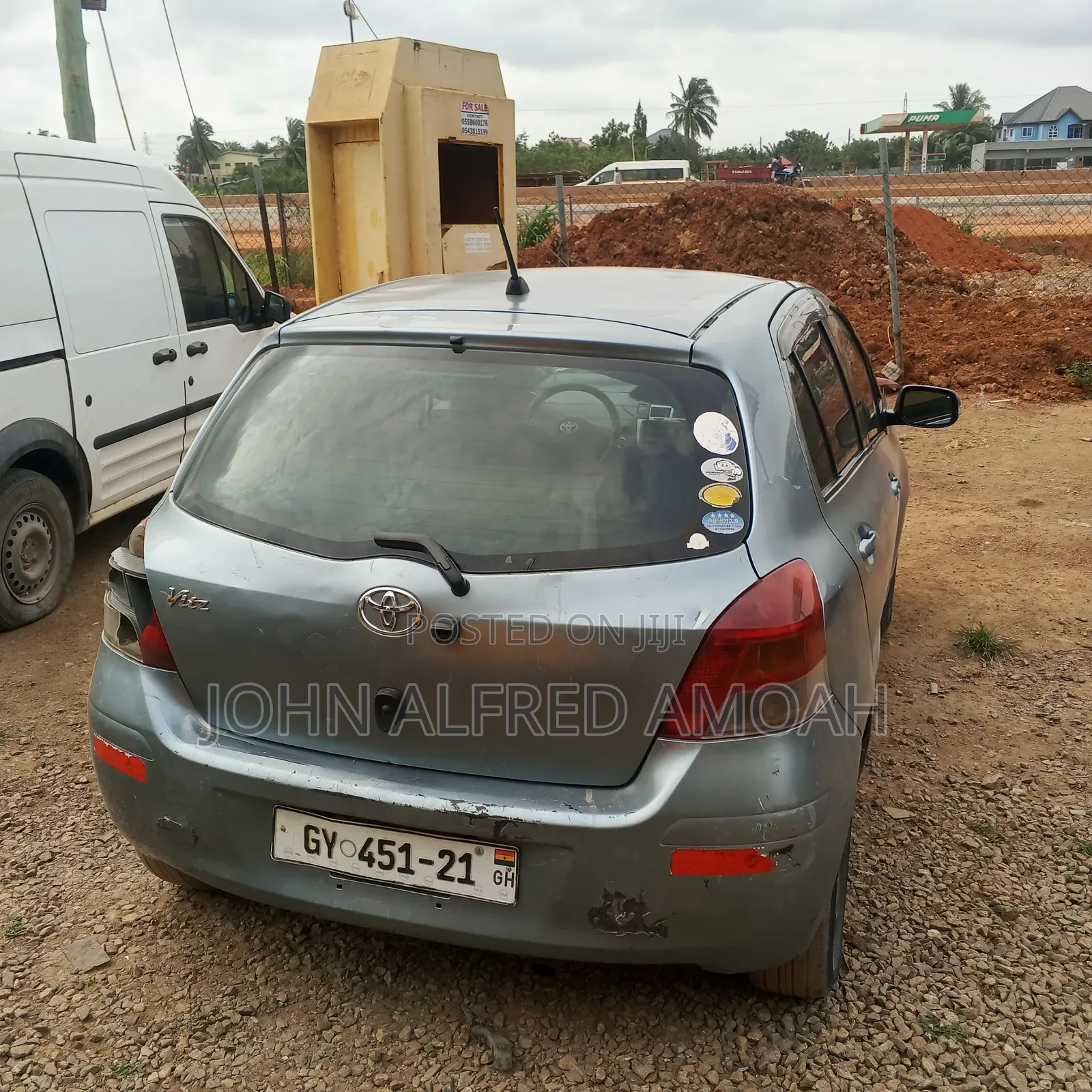 Toyota Vitz 2010 Silver