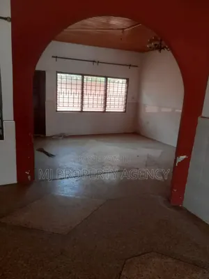 4bdrm House in Golf Estate, Community 25 for sale
