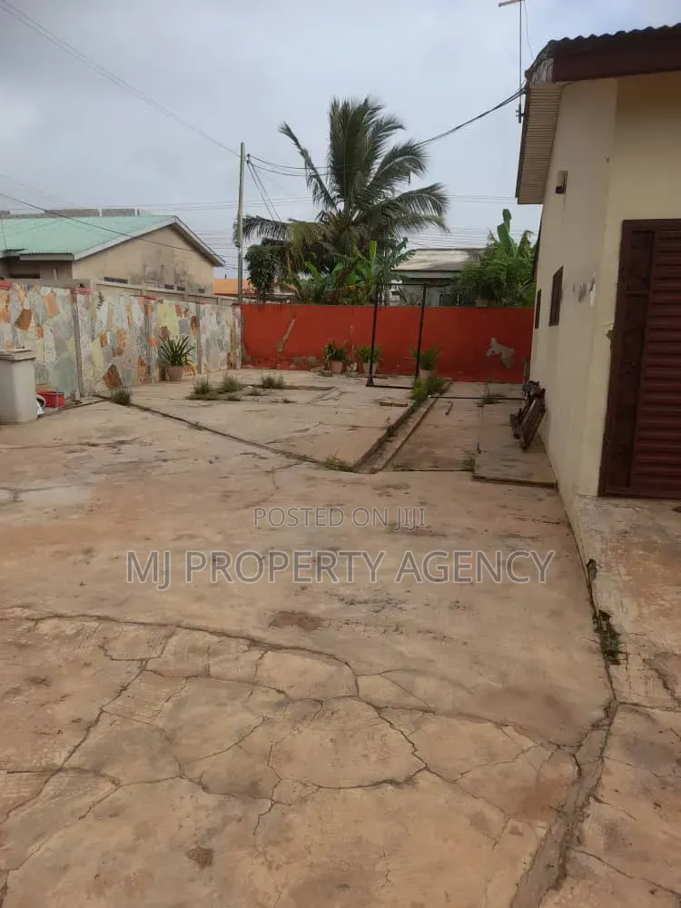 4bdrm House in Golf Estate, Community 25 for sale