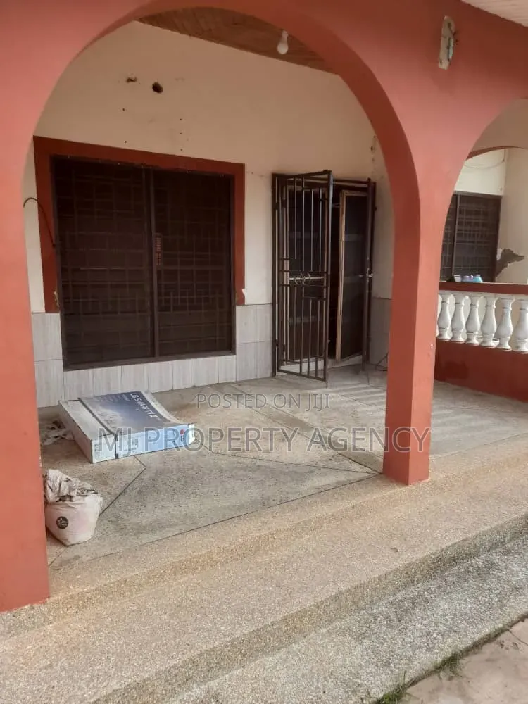 4bdrm House in Golf Estate, Community 25 for sale