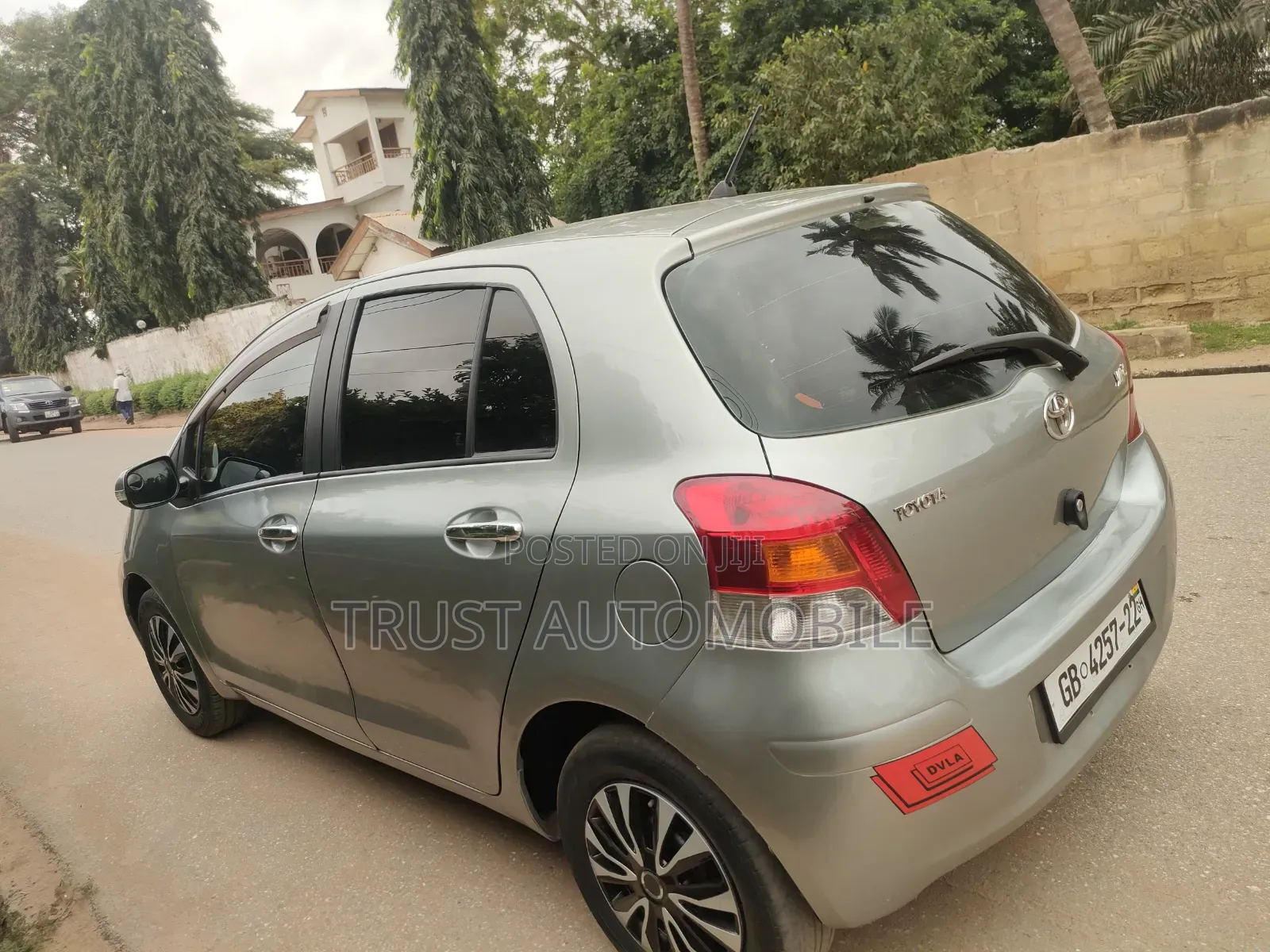 Toyota Vitz 2010 Gray