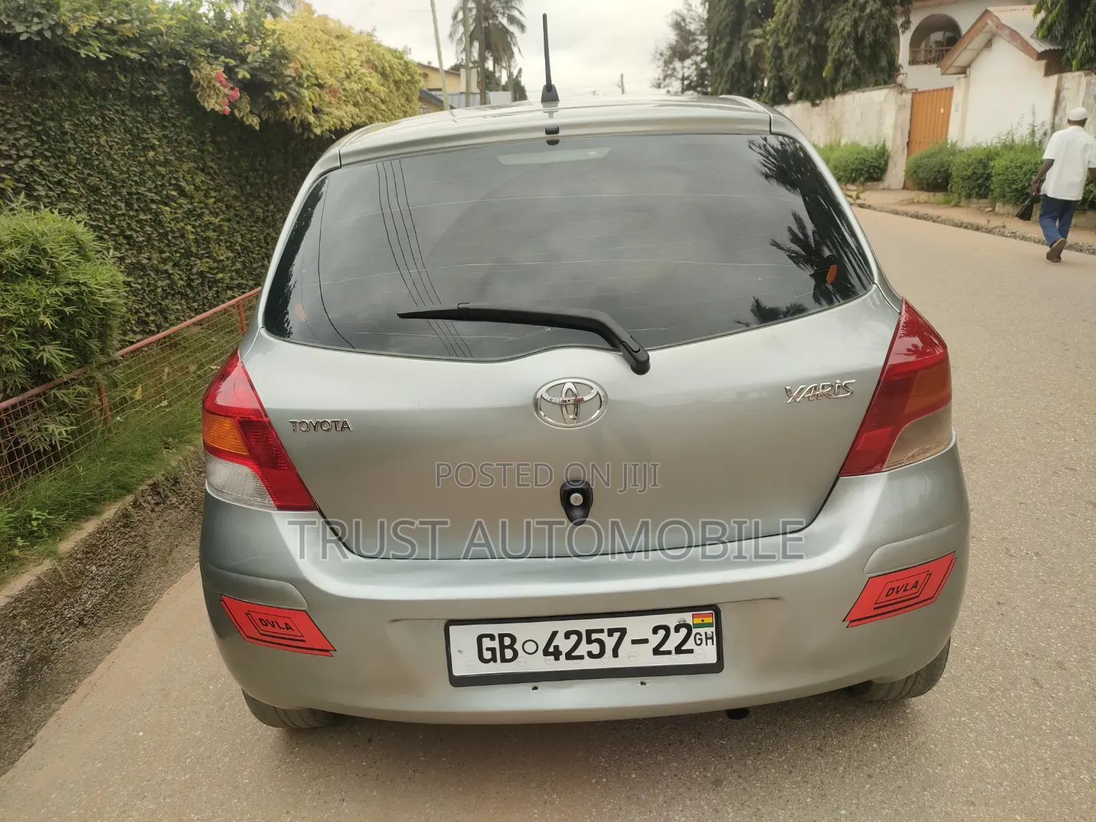 Toyota Vitz 2010 Gray