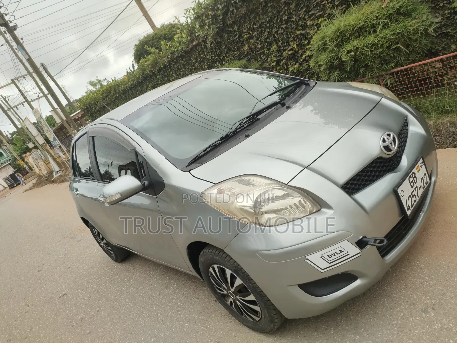 Toyota Vitz 2010 Gray