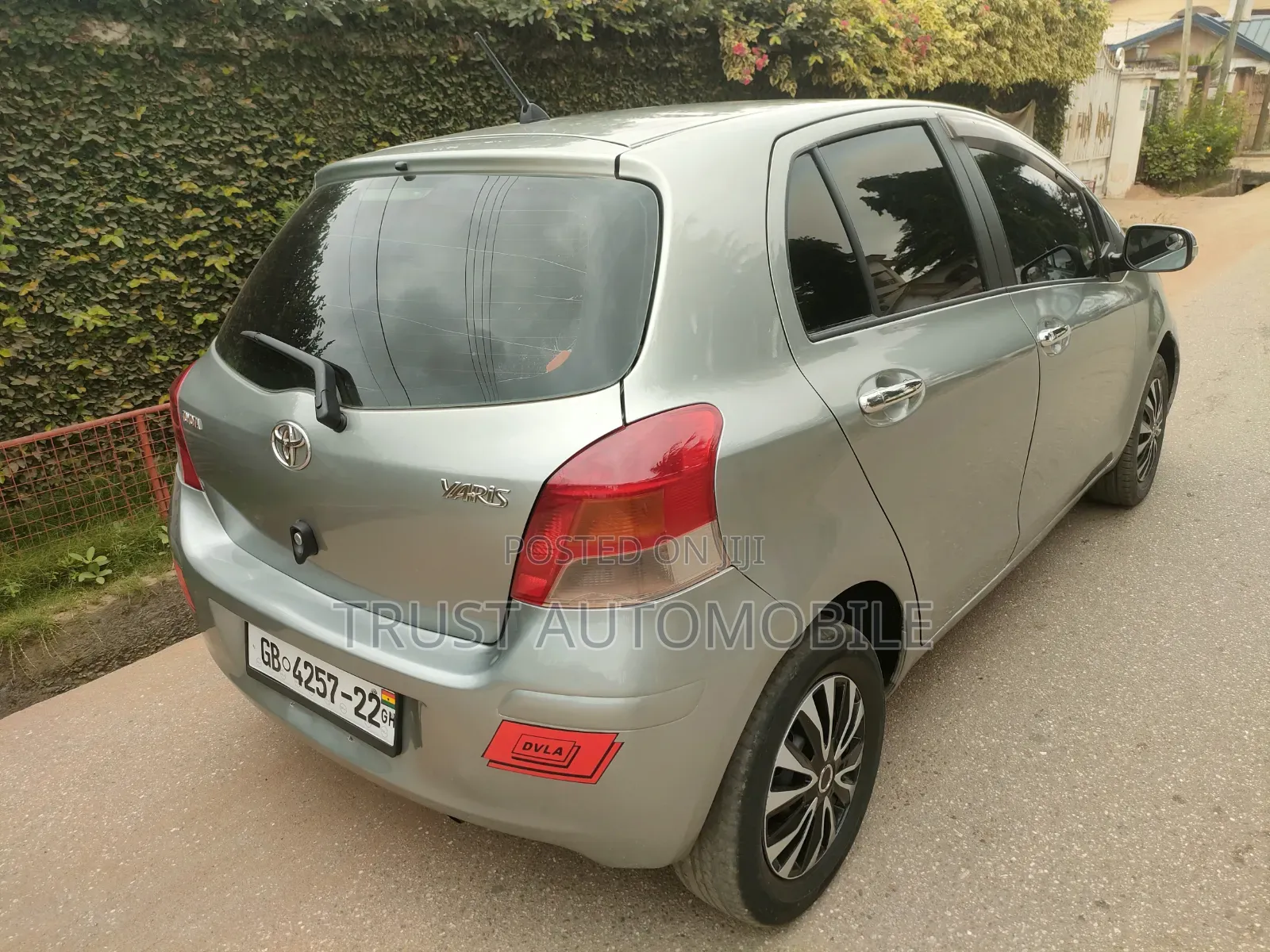 Toyota Vitz 2010 Gray
