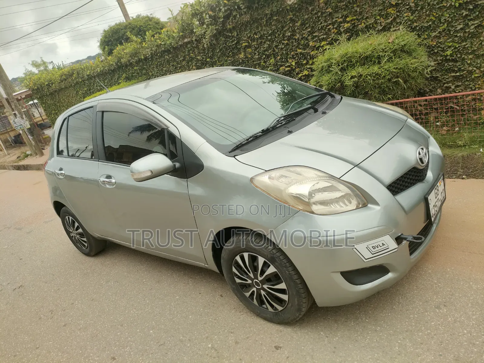 Toyota Vitz 2010 Gray