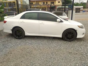 Toyota Corolla 2010 White