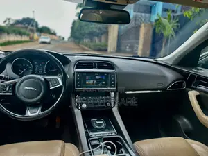 Jaguar XE 2018 Black