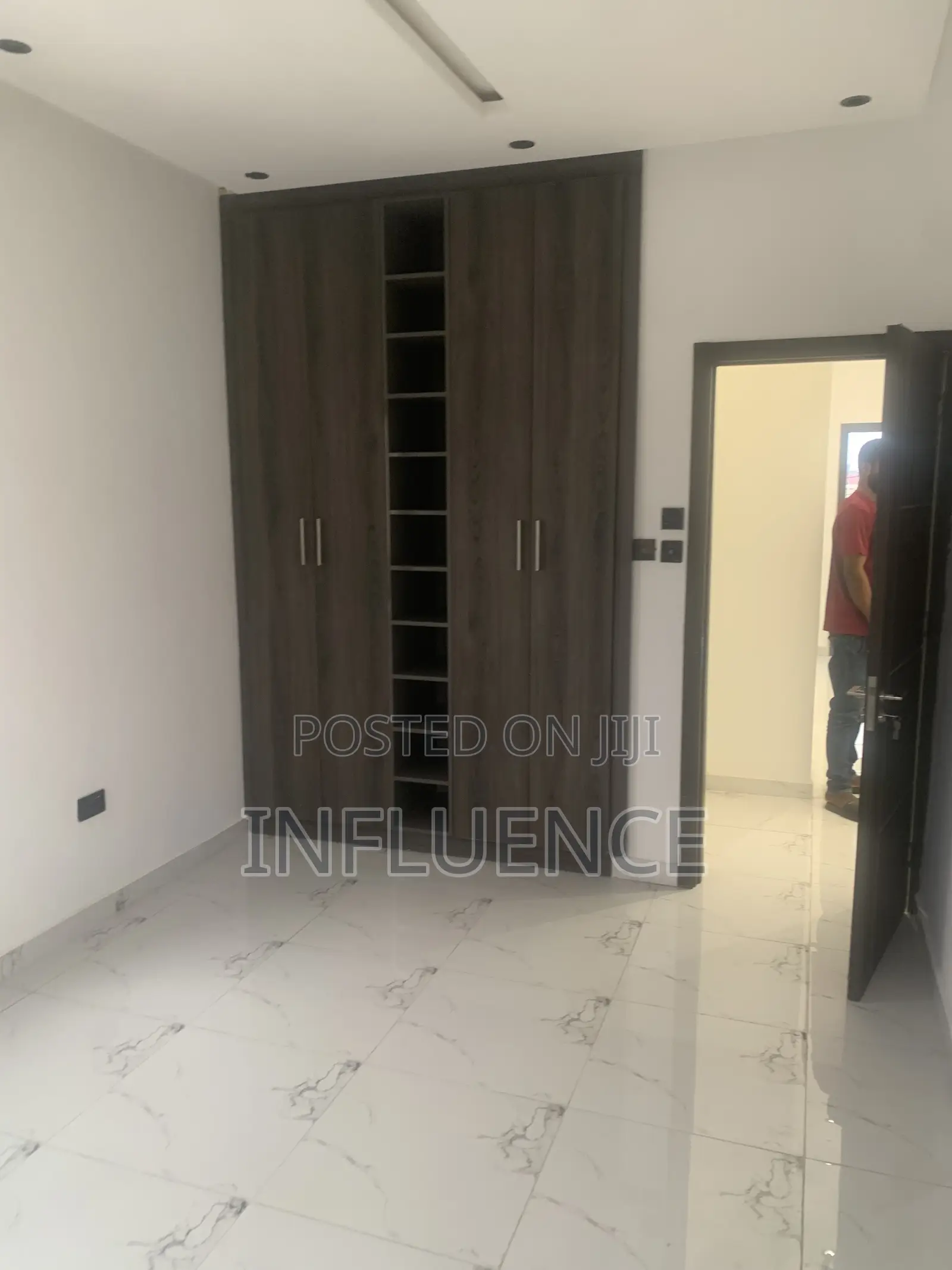3bdrm House in Lakeside, Accra, East Legon for sale