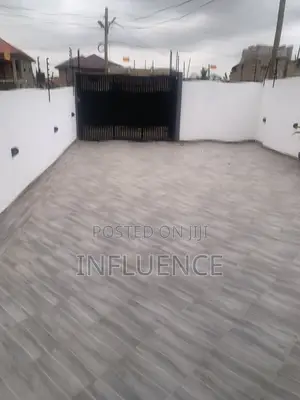 3bdrm House in Lakeside, Accra, East Legon for sale