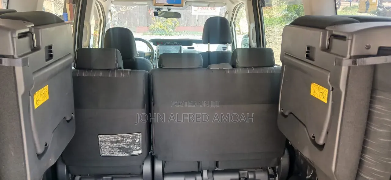 Toyota Voxy 2013 Black