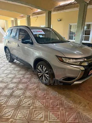 Mitsubishi Outlander ES FWD 2019 Silver