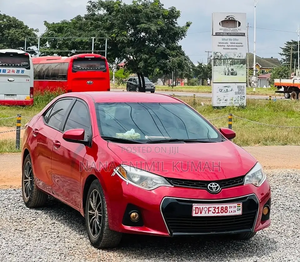 Toyota Corolla LE Premium 4dr Sedan (1.8L 4cyl CVT) 2015 Red