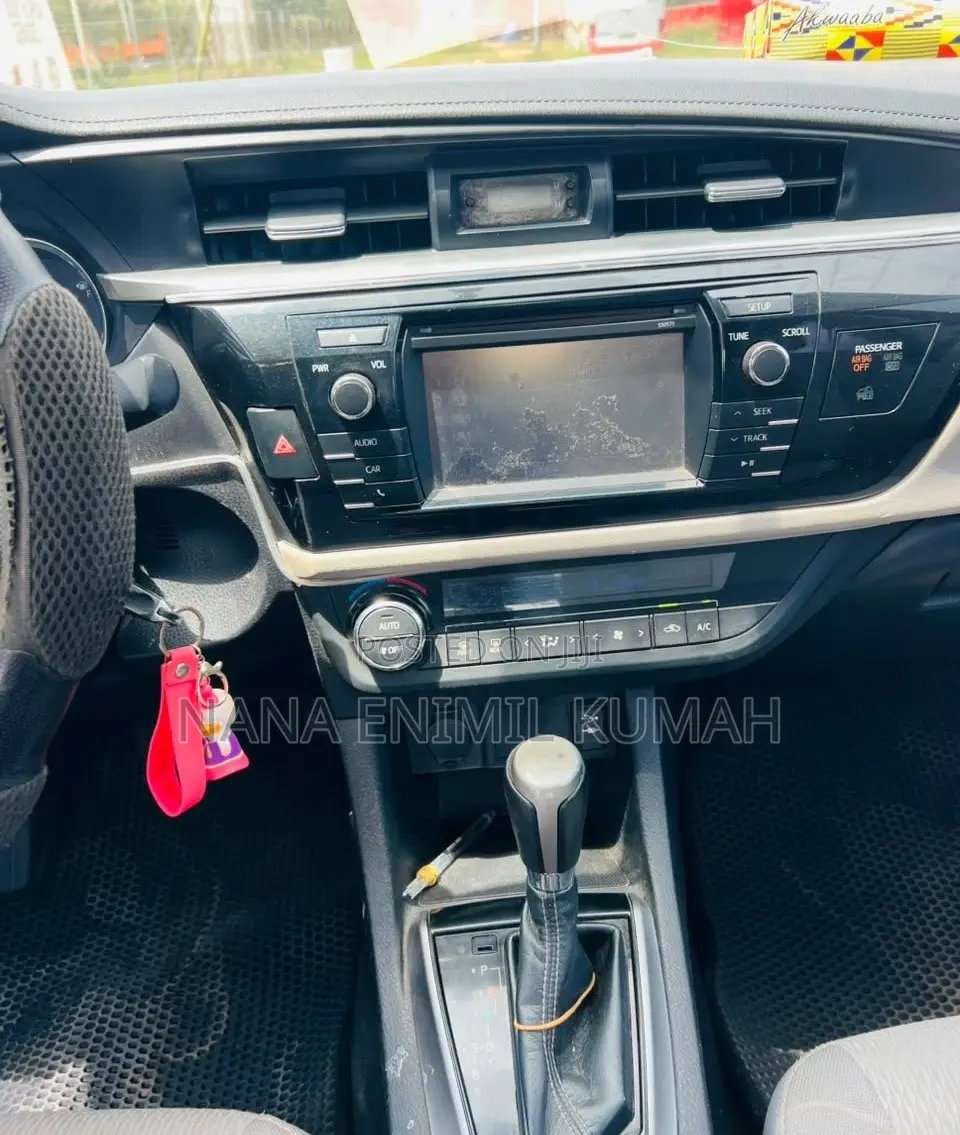 Toyota Corolla LE Premium 4dr Sedan (1.8L 4cyl CVT) 2015 Red