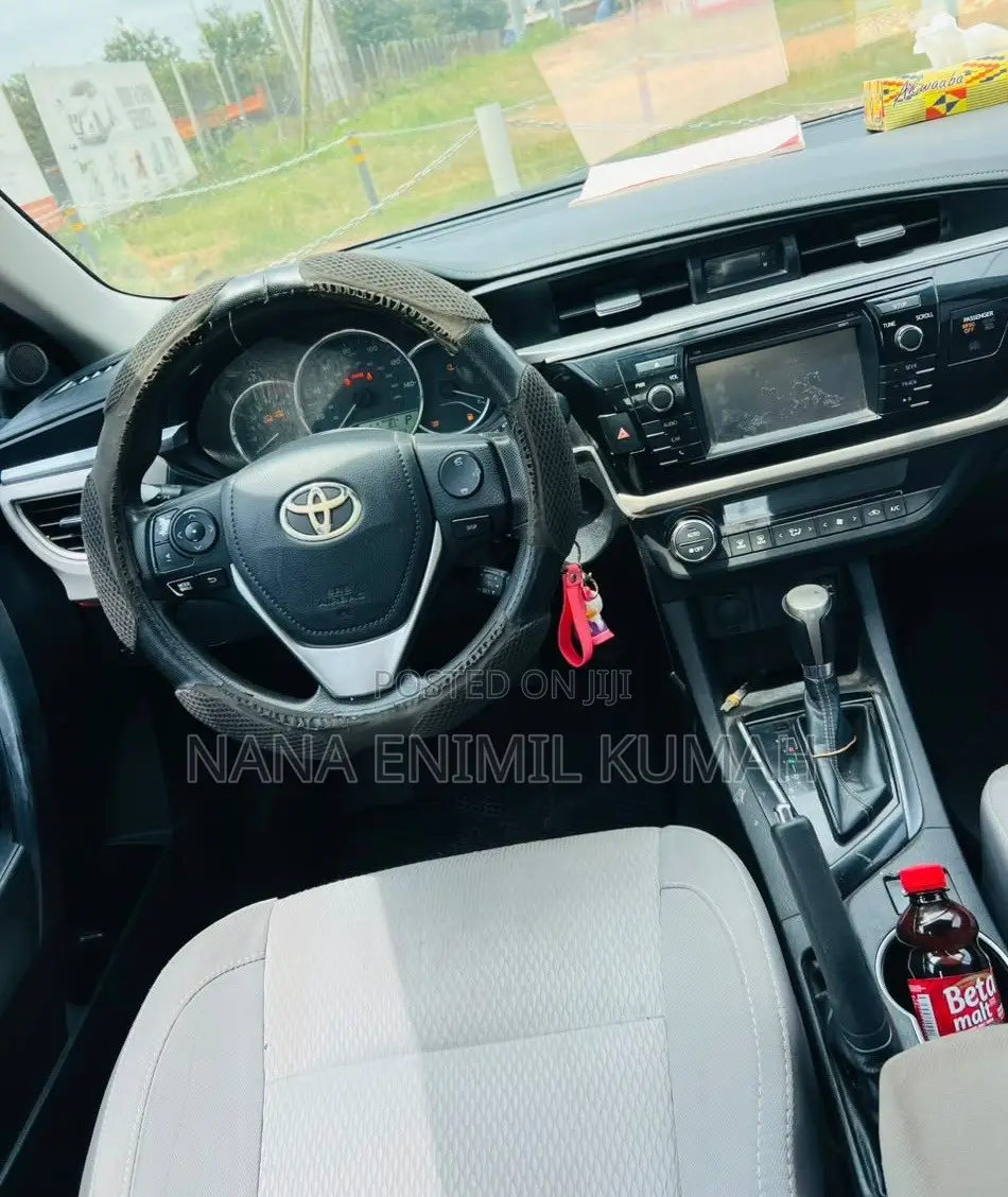 Toyota Corolla LE Premium 4dr Sedan (1.8L 4cyl CVT) 2015 Red