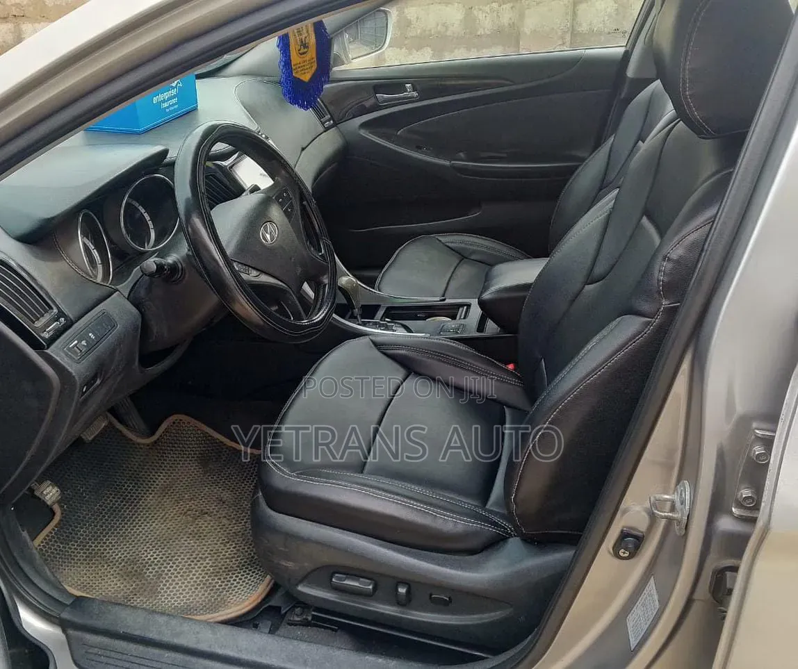 Hyundai Sonata 2010 Silver