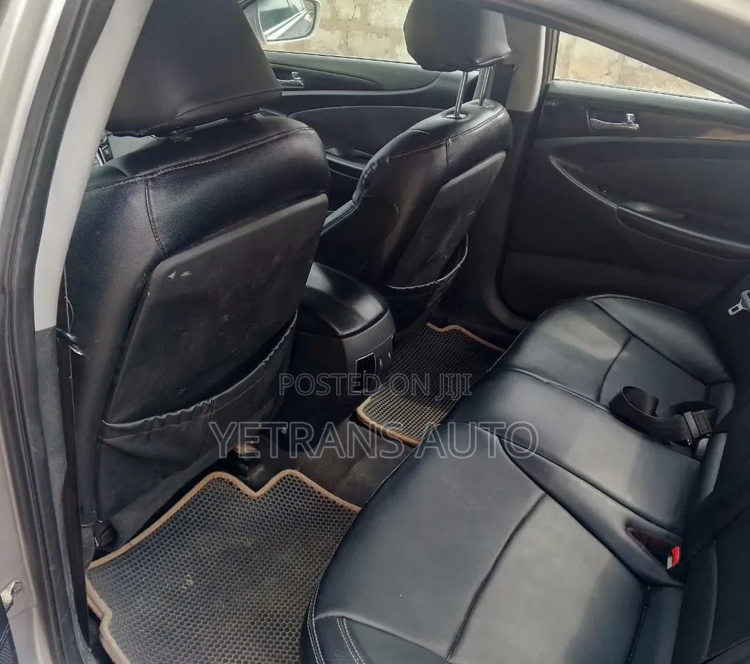 Hyundai Sonata 2010 Silver