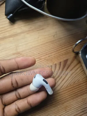 Airpods Pro 2 Type C Buds (Left Ear Only)
