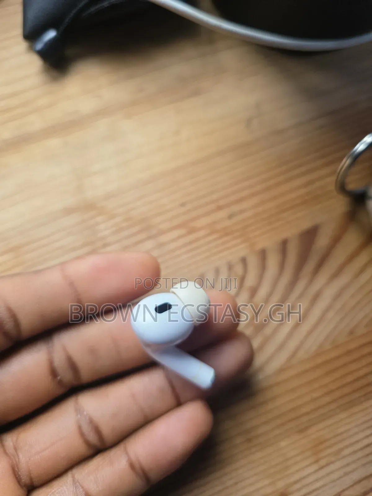 Airpods Pro 2 Type C Buds (Left Ear Only)