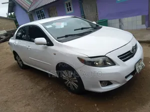 Toyota Corolla 2010 White