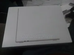 New Laptop Apple MacBook Air 2025 M4 16GB Apple M4 SSD 256GB