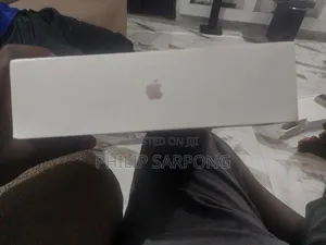 New Laptop Apple MacBook Air 2025 M4 16GB Apple M4 SSD 256GB