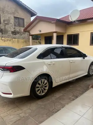 Toyota Corolla L 2021 White