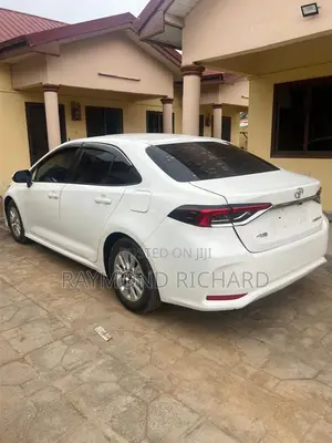 Toyota Corolla L 2021 White