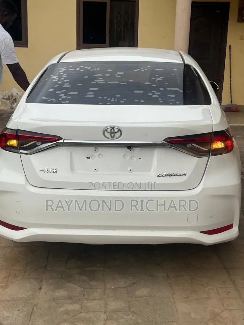 Toyota Corolla L 2021 White