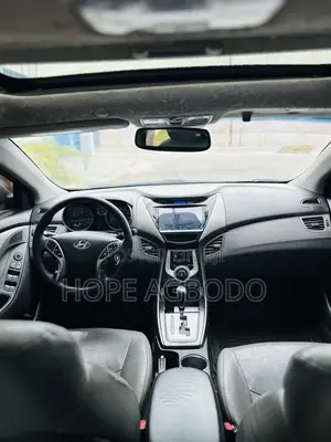 Hyundai Elantra Limited Sedan FWD (1.8L 4cyl 6A) 2013 Red