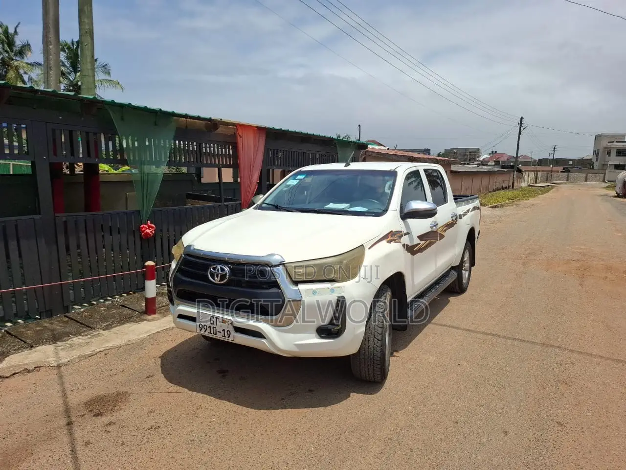 Toyota Hilux Revo Double Cab Deisel 2.4 AWD 2018 White