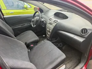 Toyota Yaris 2009 Burgundy