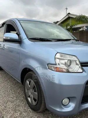 Toyota Sienta 2015 Blue