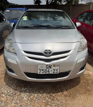 Toyota Belta 2010 Silver