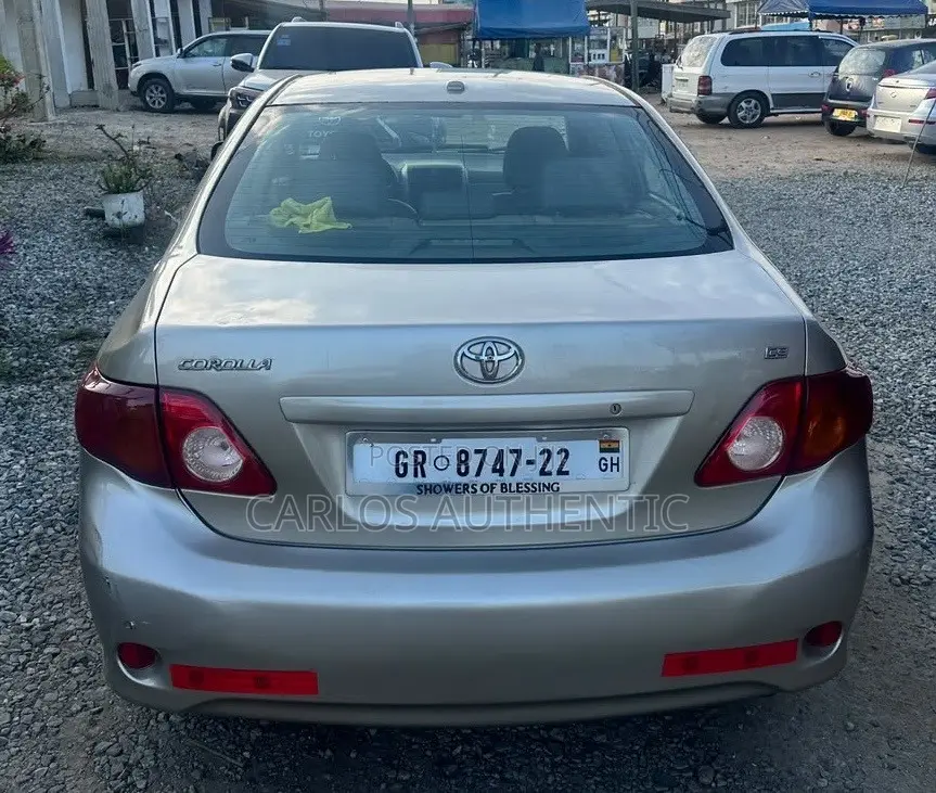 Toyota Corolla LE 4dr Sedan (1.8L 4cyl 4A) 2010 Silver