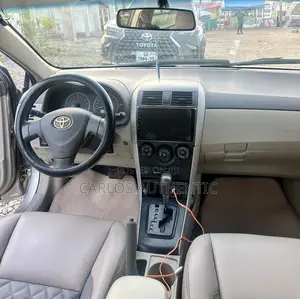 Toyota Corolla LE 4dr Sedan (1.8L 4cyl 4A) 2010 Silver