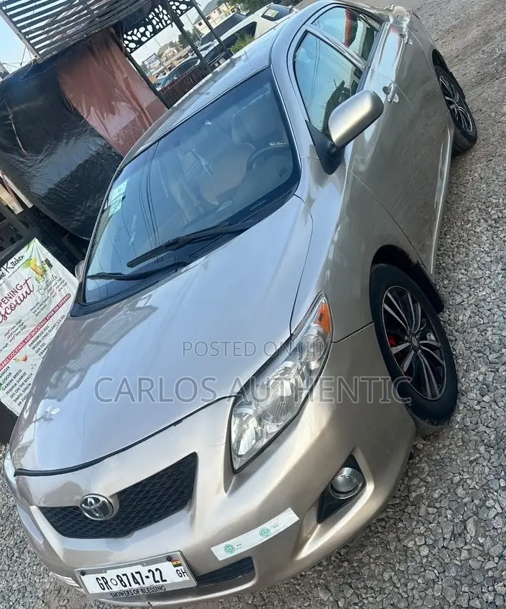Toyota Corolla LE 4dr Sedan (1.8L 4cyl 4A) 2010 Silver